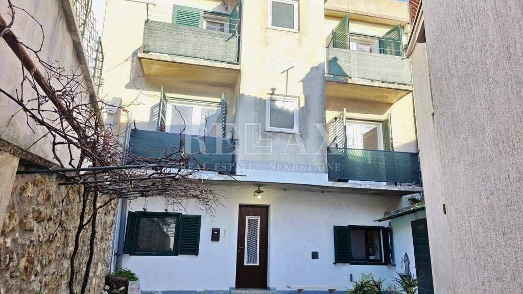 Haus zur Miete 1.000 € 5 Zimmer 160 m² Crikvenica Centar