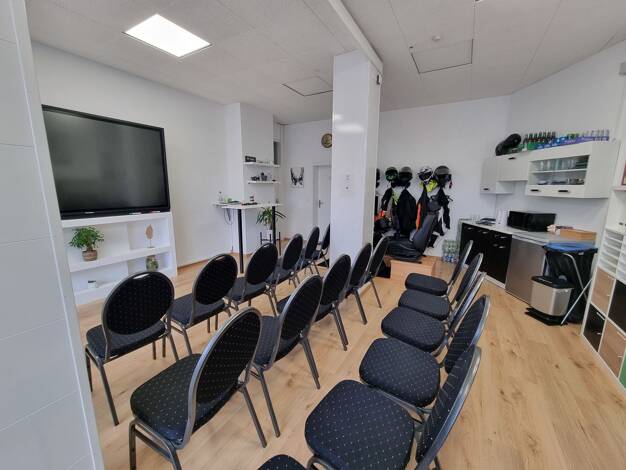 Laden zum Kauf 98.000 € 64 m² Verkaufsfläche Altdorf 90518