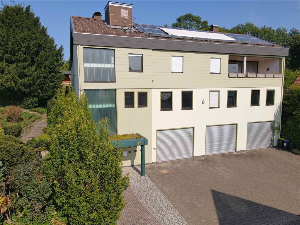 Wohn- und Geschäftshaus zum Kauf als Kapitalanlage geeignet 370.000 € 7 Zimmer 670 m²<br/>Fläche 1.848 m²<br/>Grundstück Frankershausen Berkatal 37297