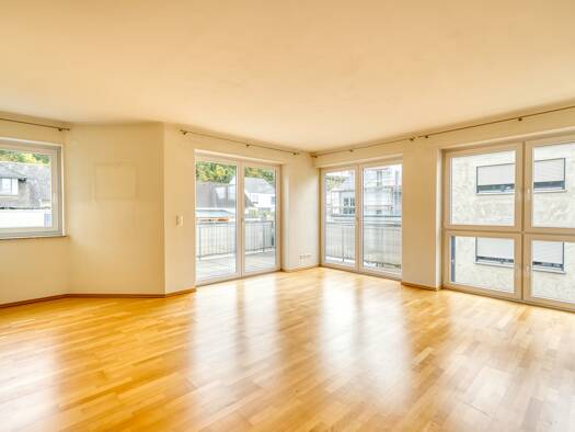 Wohnung zur Miete 1.200 € 3,5 Zimmer 101 m² Geschoss 1/3 frei ab sofort Kenn 54344