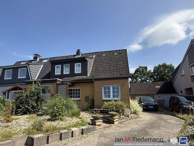 Doppelhaushälfte zum Kauf 310.000 € 3 Zimmer 106 m² 556 m² Grundstück Kücknitz Lübeck 23569