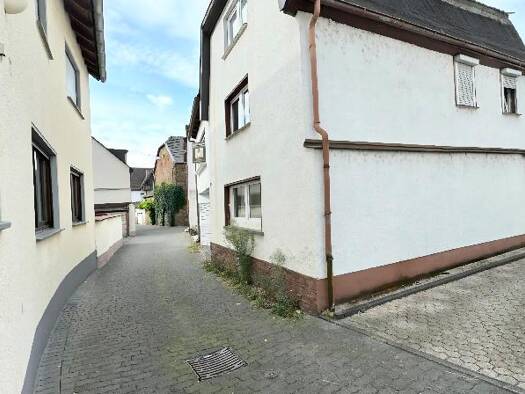 Einfamilienhaus zum Kauf 125.000 € 6 Zimmer 121 m² 66 m² Grundstück Rheinbrohl Rheinbrohl 56598