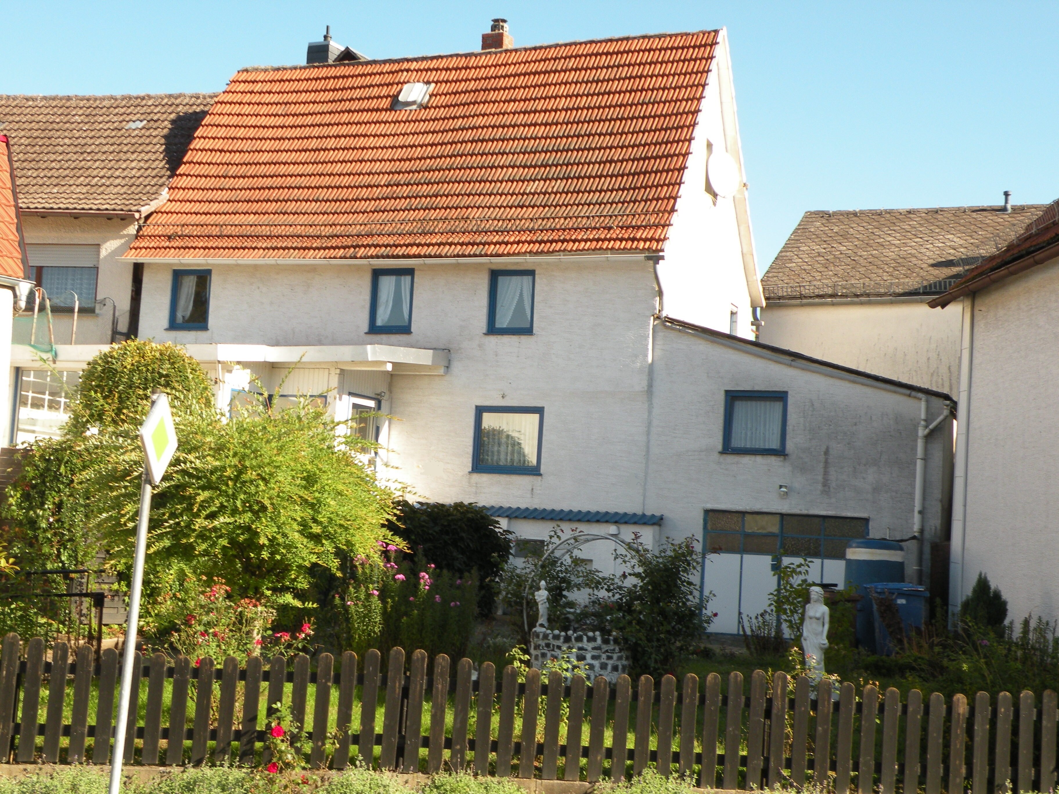 Einfamilienhaus zum Kauf 129.500 € 4 Zimmer 116 m²<br/>Wohnfläche 323 m²<br/>Grundstück ab sofort<br/>Verfügbarkeit Hirschhausen Weilburg 35781