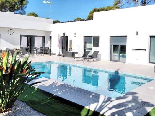 Villa zum Kauf provisionsfrei 1.498.000 € 5 Zimmer 166 m² 1.016 m² Grundstück Cala Blanca 03738