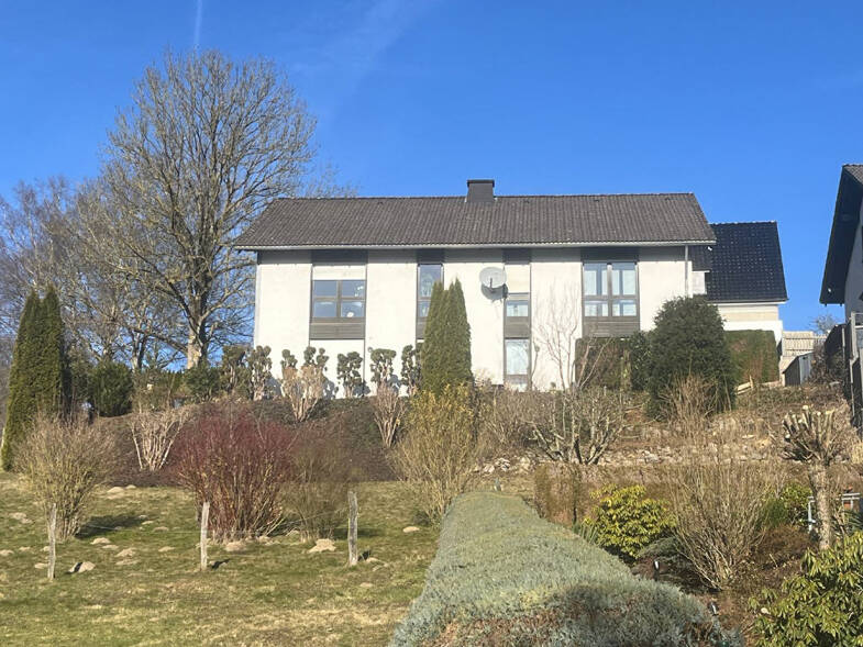 Doppelhaushälfte zum Kauf 219.000 € 4 Zimmer 110 m² 703 m² Grundstück Nuttlar Bestwig-Nuttlar 59909