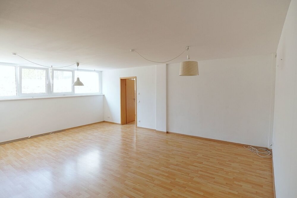 Wohnung zur Miete 470 € 2 Zimmer 81,3 m²<br/>Wohnfläche EG<br/>Geschoss ab sofort<br/>Verfügbarkeit Neuses Coburg 96450