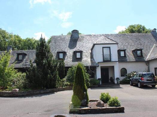 Mehrfamilienhaus zum Kauf 1.499.000 € 23 Zimmer 1.100 m² 24.894 m² Grundstück Rheinbrohl Rheinbrohl 56598