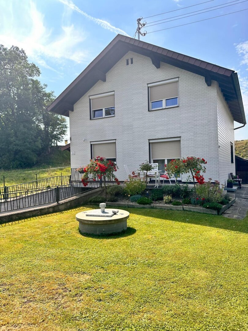 Einfamilienhaus zum Kauf 265.000 € 4 Zimmer 120 m²<br/>Wohnfläche 695 m²<br/>Grundstück Altheim 4950