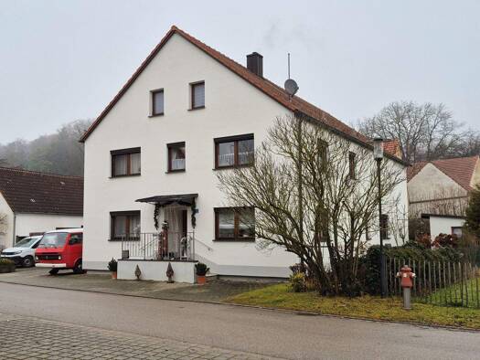 Einfamilienhaus zur Miete 810 € 4 Zimmer 125 m² frei ab 01.06.2026 Bachstraße 7 Unterpindhart Geisenfeld 85290