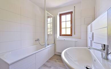 Wohnung zur Miete 449 € 3 Zimmer 60,7 m² Dachgeschoss, 3. Geschoss Straße des Friedens 12 Flöha Flöha 09557