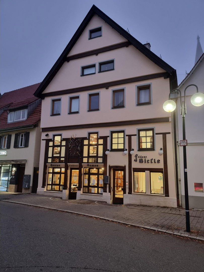 Wohn- und Geschäftshaus zum Kauf provisionsfrei als Kapitalanlage geeignet 519.000 € 274 m²<br/>Fläche 106 m²<br/>Grundstück Hauptraße 29 Apfelstetten Münsingen 72525