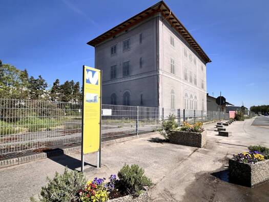 Bürogebäude zur Versteigerung als Kapitalanlage geeignet 510,5 m² 1.900 m² Grundstück Waldkraiburg Waldkraiburg 84478