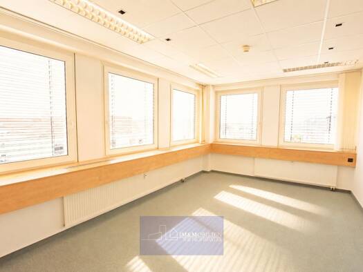 Bürofläche zur Miete provisionsfrei 9,49 € 6 Zimmer 149 m² Bürofläche Tennenlohe Erlangen 91058