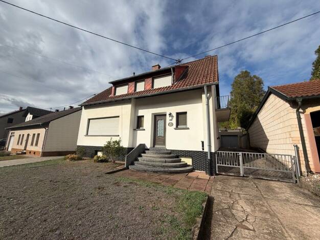 Einfamilienhaus zum Kauf 199.000 € 6 Zimmer 155 m² 1.968 m² Grundstück frei ab 01.02.2027 Lauterbach Völklingen 66333