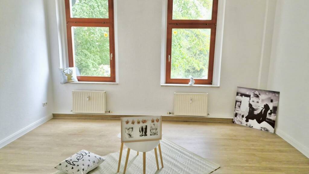 Wohnung zur Miete 339 € 2 Zimmer 62 m² EG Crimmitschau 08451