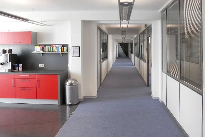 Büro-/Praxisfläche zur Miete 6 € 557 m²<br/>Bürofläche von 557 m² bis 557 m²<br/>Teilbarkeit Bettenhausen Kassel 34123