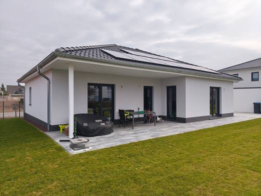 Bungalow zum Kauf 460.000 € 4 Zimmer 103 m² 687 m² Grundstück Brehna Sandersdorf-Brehna 06796