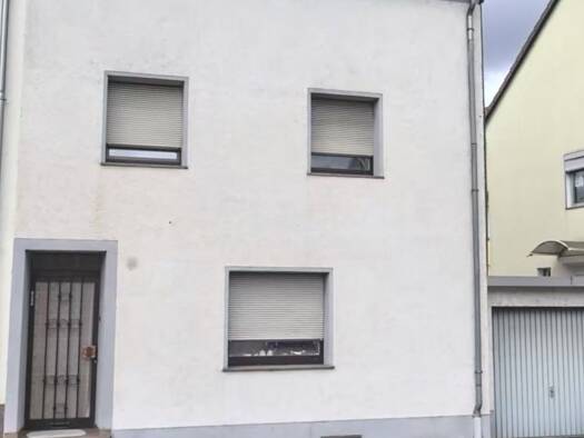 Reihenendhaus zum Kauf 135.000 € 8 Zimmer 110 m² 296 m² Grundstück frei ab sofort Roden Saarlouis 66740