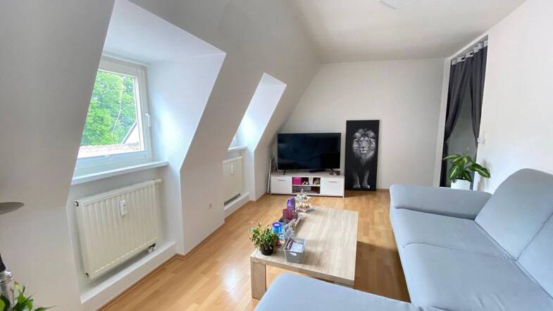 Wohnung zur Miete 585 € 2 Zimmer 53 m² Dachgeschoss frei ab sofort Neugasse 1 St. Johann 55578
