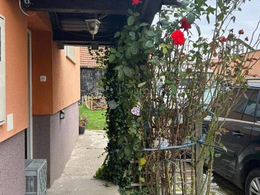 Haus zum Kauf 329.000 € 3 Zimmer 200 m² Petrusevec, Pescenica - Zitnjak Zitnjak