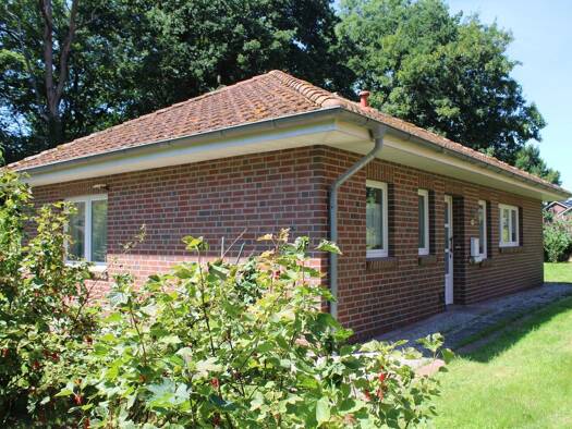 Bungalow zum Kauf 330.000 € 2,5 Zimmer 90 m² 1.032 m² Grundstück Esens Esens 26427