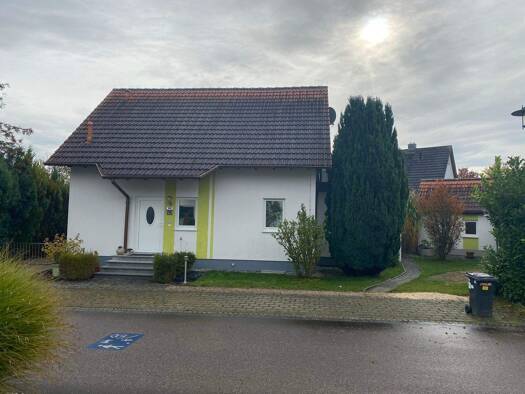 Einfamilienhaus zur Miete 1.450 € 4 Zimmer 125 m² 700 m² Grundstück frei ab 01.03.2026 Birkenstraße 13 Offingen 89362