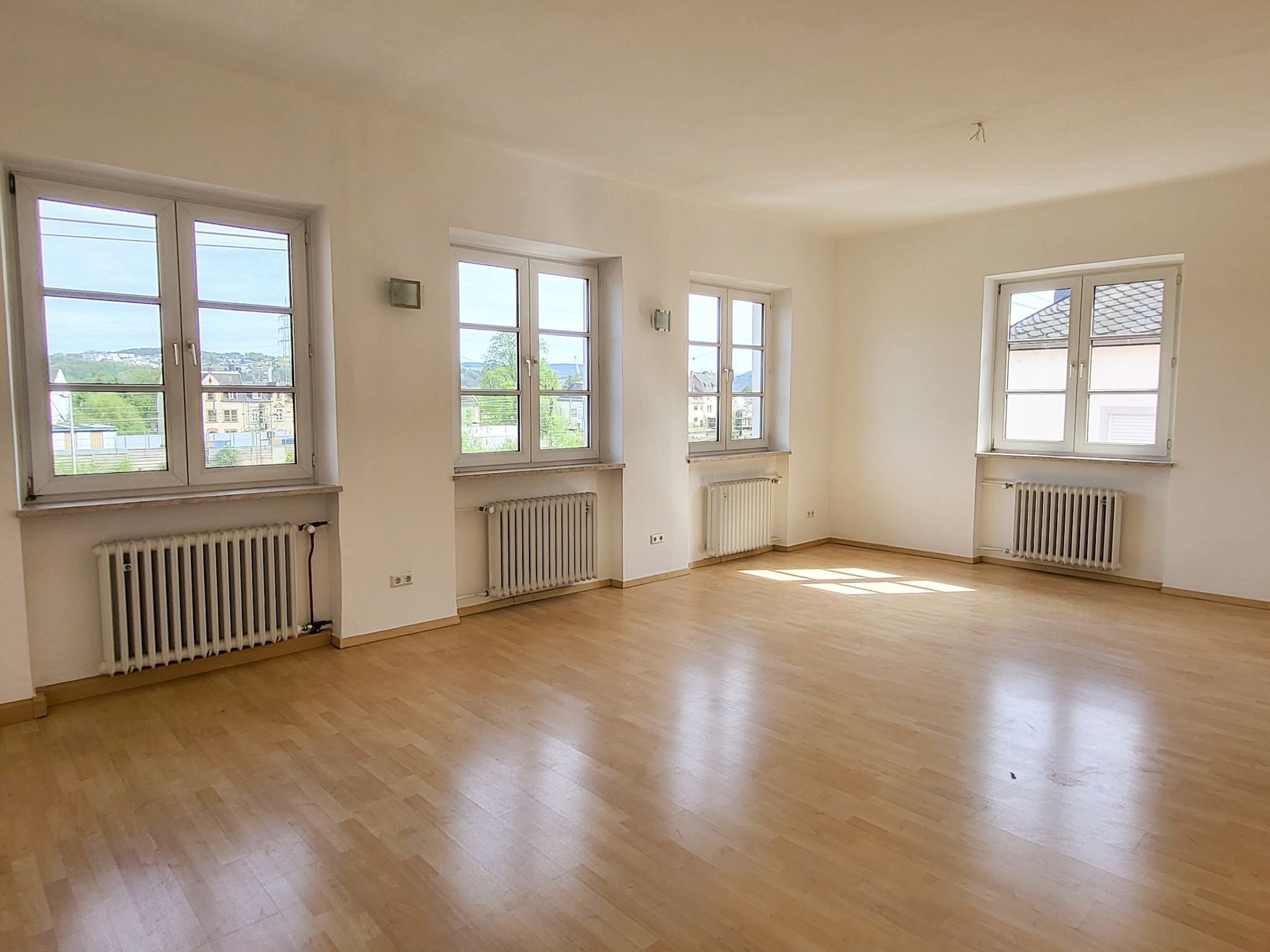 Wohnung zur Miete 940 € 4 Zimmer 135 m²<br/>Wohnfläche 1.<br/>Geschoss Ehranger Straße 1 Ehrang 2 Trier 54293