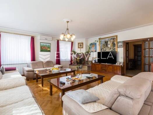 Haus zum Kauf 2.900.000 € 2 Zimmer 595 m² Rovinj Rovinj