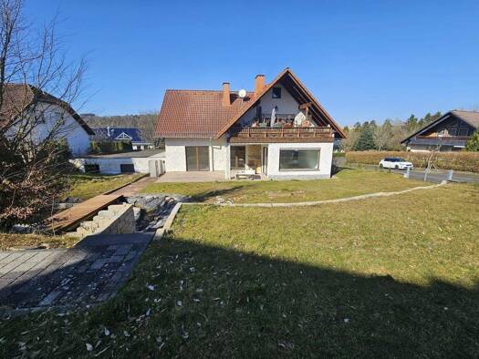 Stadthaus zur Miete 1.250 € 4 Zimmer 140 m² 500 m² Grundstück frei ab sofort Breithardt Hohenstein 65329