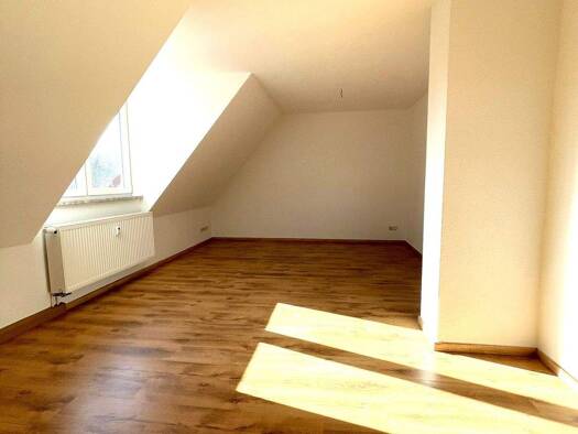 Wohnung zur Miete 340 € 2 Zimmer 56,7 m² 3. Geschoss frei ab sofort Friedhofstraße 15 Neustadt Neustadt an der Orla 07806