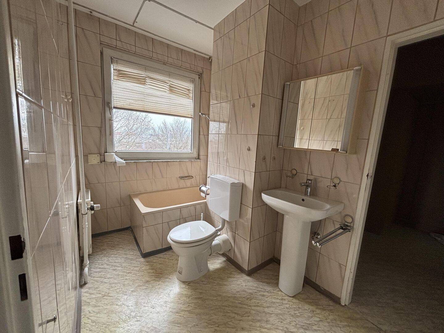 Property thumbnail 6