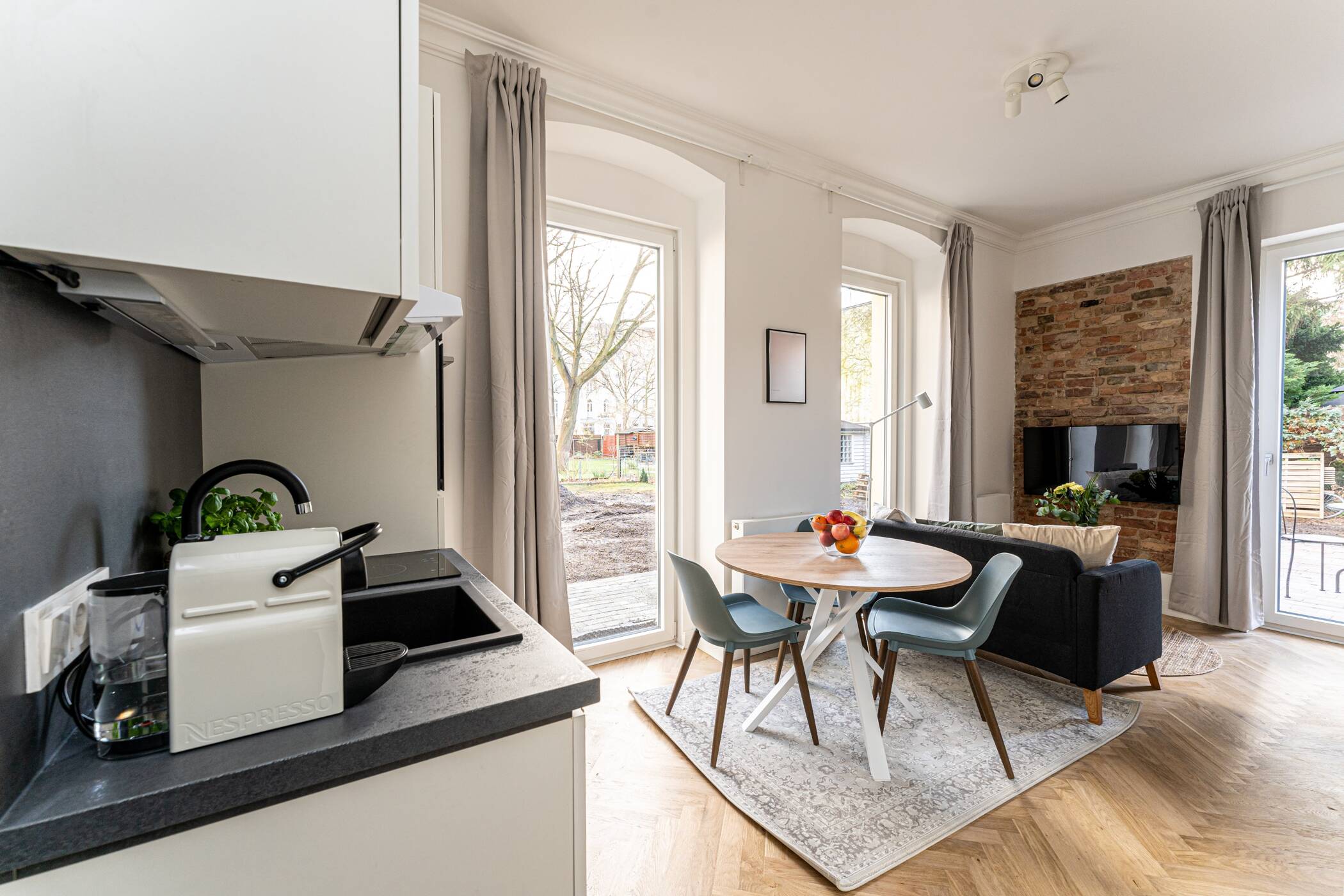 First occupancy: completely renovated studio apartment with garden in a new building in Berlin – Berlin – Vorschaubild 11