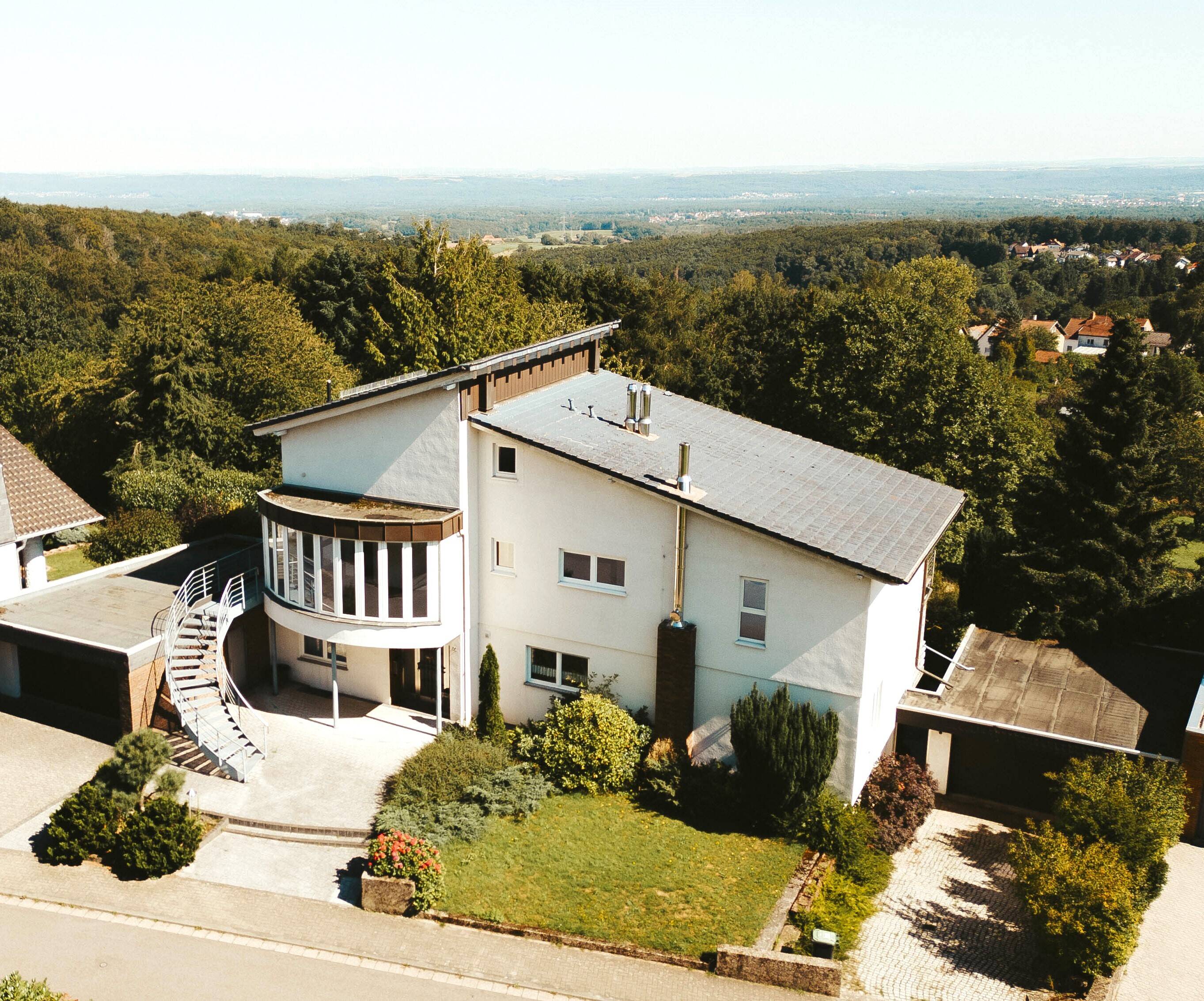 Haus zum Kauf provisionsfrei 664.000 € 11 Zimmer 375 m²<br/>Wohnfläche 996 m²<br/>Grundstück ab sofort<br/>Verfügbarkeit Höchen Bexbach 66450