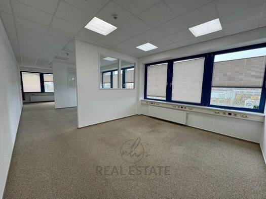 Bürofläche zur Miete provisionsfrei 8,50 € 797 m² Bürofläche teilbar von 369 m² bis 797 m² Rahlstedt Hamburg 22143