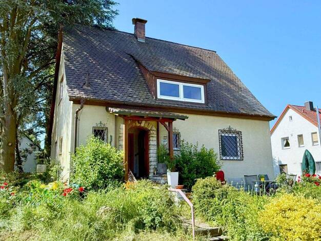 Einfamilienhaus zum Kauf 550.000 € 4 Zimmer 120 m² 700 m² Grundstück frei ab 01.04.2026 Am Wiesengrund 3 Worzeldorf Nürnberg 90455