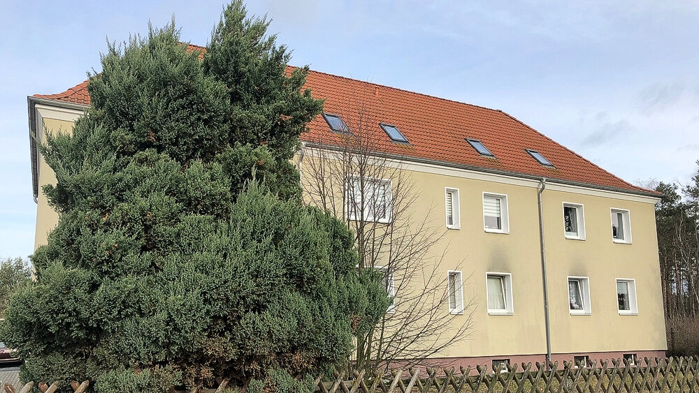 Wohnung zur Miete 375 € 3 Zimmer 61,4 m²<br/>Wohnfläche Ernst-Thälmann-Straße 41 Schwarzheide 01987