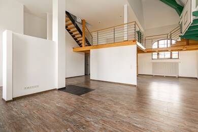 Wohnung zur Miete 1.400 € 5 Zimmer 200 m² frei ab sofort Dresdener Straße 20 Neukirch/Lausitz 01904