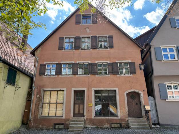 Einfamilienhaus zum Kauf 150.000 € 9 Zimmer 250 m² 270 m² Grundstück frei ab 01.10.2026 Dinkelsbühl Dinkelsbühl 91550