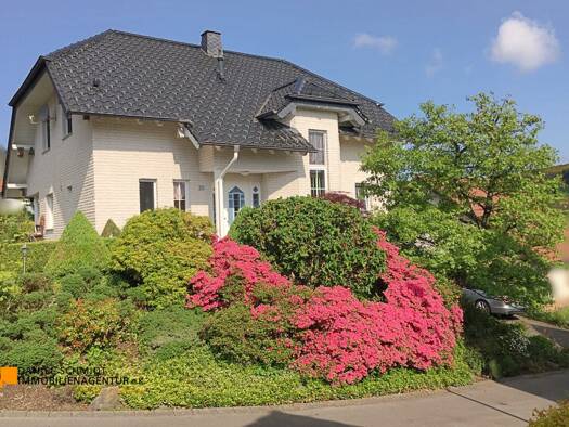 Einfamilienhaus zum Kauf 549.000 € 5 Zimmer 146,1 m² 823 m² Grundstück Karlskamp Gummersbach 51643