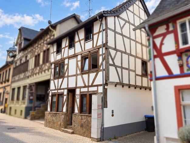 Mehrfamilienhaus zum Kauf 295.000 € 8 Zimmer 180 m² 156 m² Grundstück Oberwinter Remagen 53424