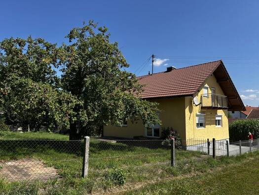 Einfamilienhaus zur Miete 1.200 € 4,5 Zimmer 110 m² 1.700 m² Grundstück Salmanskirchen 24 a Salmanskirchen Ampfing 84539