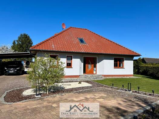 Einfamilienhaus zum Kauf 349.000 € 5 Zimmer 166 m² 1.000 m² Grundstück Rustow Loitz 17121