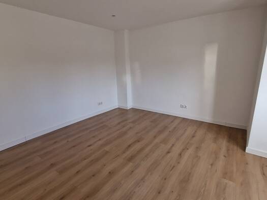 Wohnung zur Miete 800 € 2 Zimmer 40,3 m² 2. Geschoss frei ab 15.04.2026 Weisenau Mainz 55130