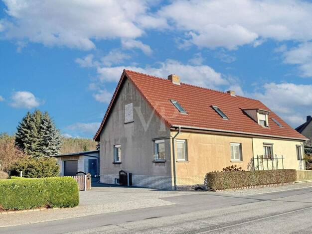 Doppelhaushälfte zum Kauf 149.000 € 5 Zimmer 120 m² 2.207 m² Grundstück Elsterwerda 04910