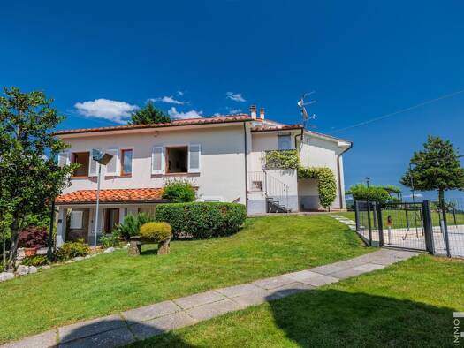 Bauernhaus zum Kauf 790.000 € 6 Zimmer 505 m² 10.000 m² Grundstück frei ab sofort Pescia 51017