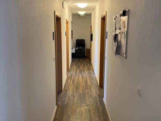 Bürogebäude zur Miete provisionsfrei 8 € 370 m² Bürofläche Neutraubling 93073