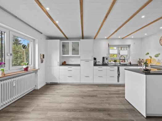 Einfamilienhaus zum Kauf 598.000 € 8 Zimmer 202 m² 1.219 m² Grundstück Bühl Klettgau 79771