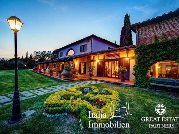 Bauernhaus zum Kauf 1.950.000 € 16 Zimmer 762 m² 25.000 m² Grundstück Castiglione del Lago 06061