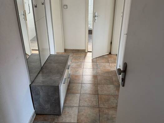 Wohnung zur Miete 900 € 2 Zimmer 56 m² Geschoss 1/1 frei ab sofort Untertürkheim Stuttgart 70327