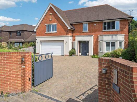 Villa zum Kauf 2.230.597 € 7 Zimmer 171 Cherry Tree Road Beaconsfield HP9 1BA